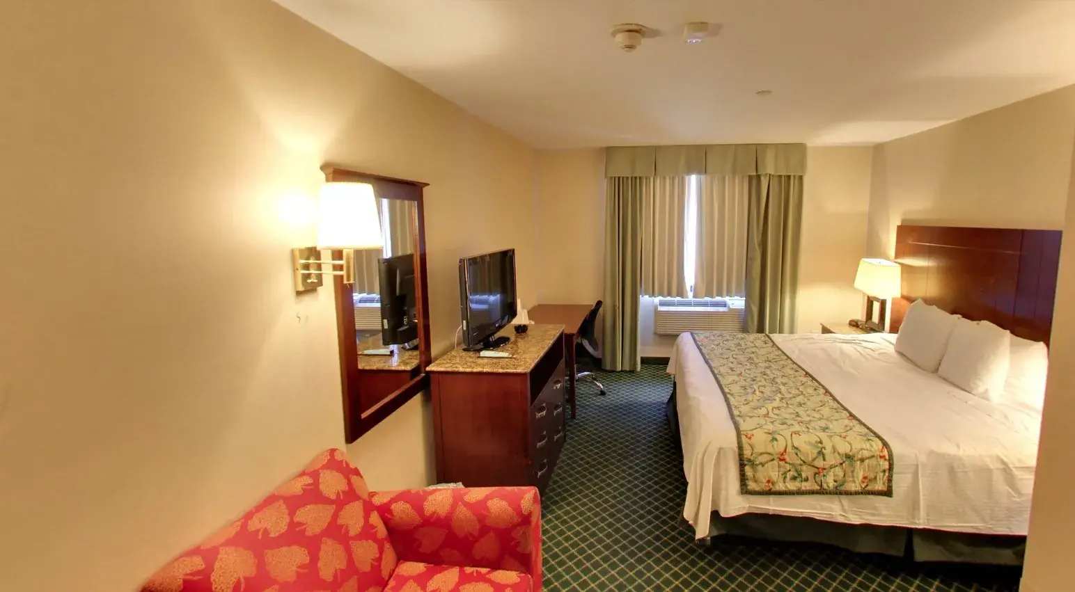 Room workspace and desk at Corona Hotel